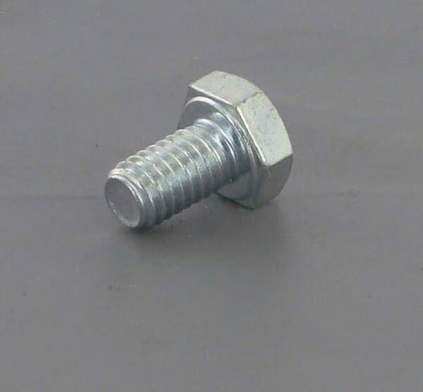 Болт шестигранний M6X10